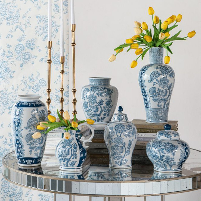 Artekko Artekko Melania Διακοσμητικό Βάζο Δοχείο με Καπάκι από Πορσελάνη σε Άσπρο με Μπλε (23x23x23)cm 61194