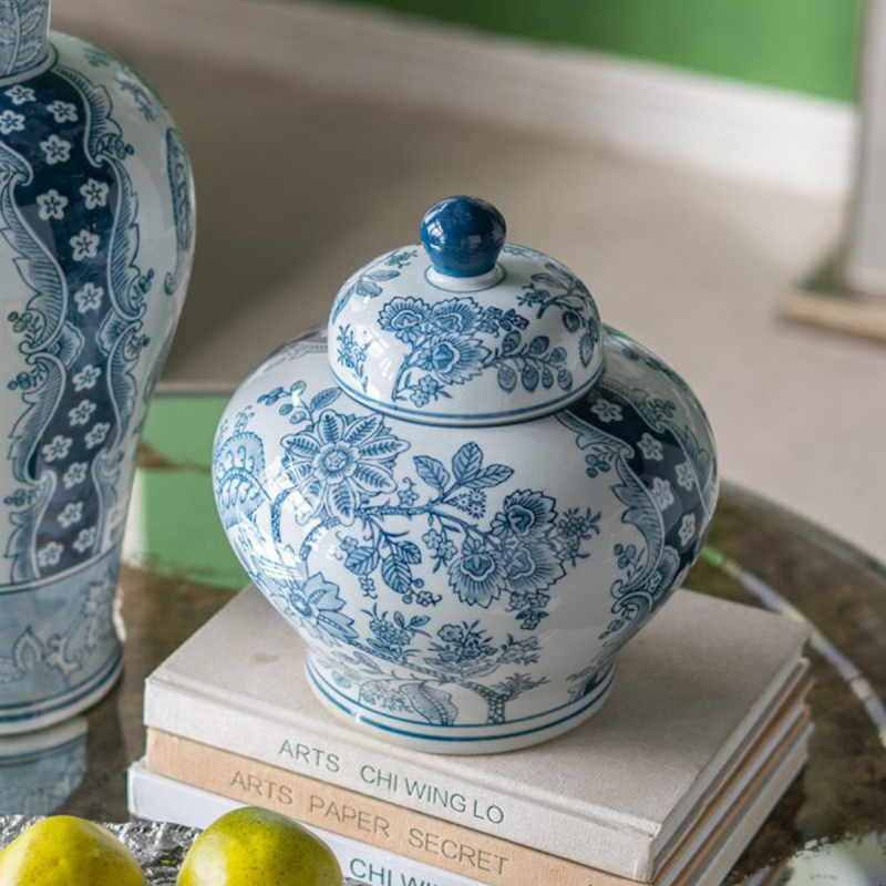 Artekko Artekko Melania Διακοσμητικό Βάζο Δοχείο με Καπάκι από Πορσελάνη σε Άσπρο με Μπλε (23x23x23)cm 61194