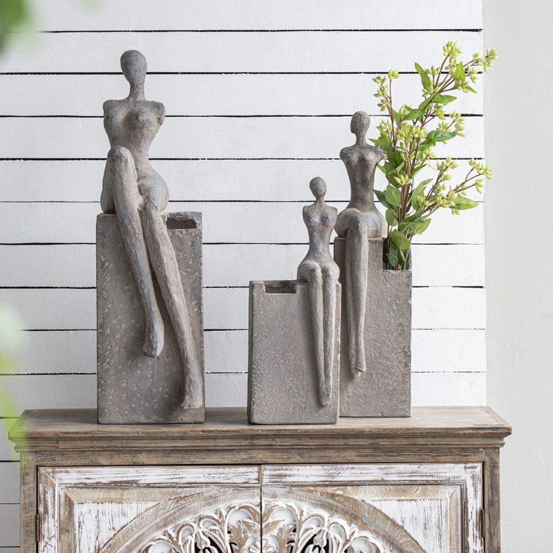 Artekko Artekko Cement Γκρι Διακοσμητικό Κασπώ με Γυναικεία Φιγούρα από Μαγνήσιο (20x15x52)cm D77592-DS