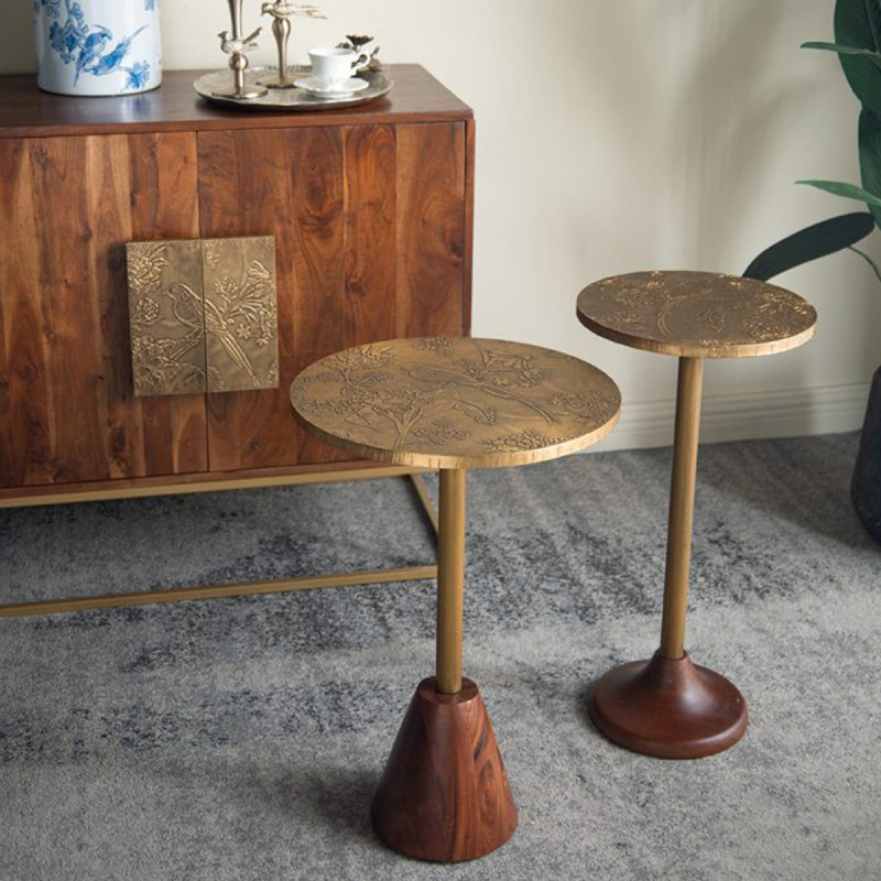 Artekko Artekko Orion Καφέ Ξύλινο Βοηθητικό Τραπέζι με Ανάγλυφα Χρυσά Σχέδια (38.1x38.1x56)cm D8237