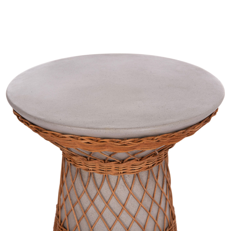 ΒΟΗΘΗΤΙΚΟ ΤΡΑΠΕΖΙ ΣΤΡΟΓΓΥΛΟ DELIA HM18167.03 FIBER CEMENT ΓΚΡΙ & RATTAN Φ40x45Υεκ