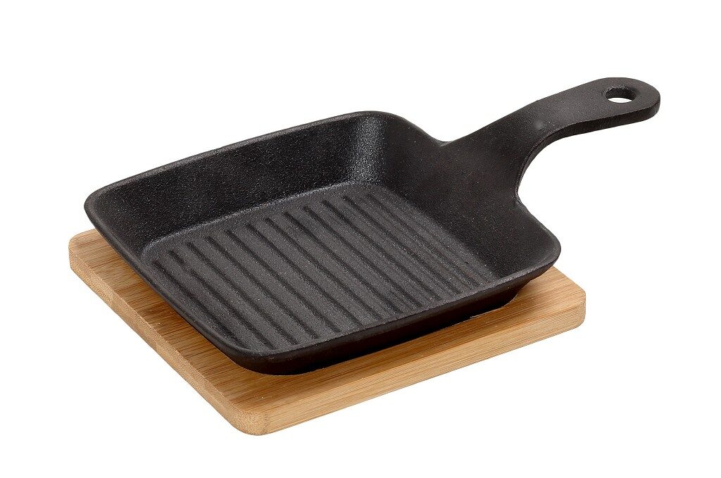 ΤΗΓΑΝΑΚΙ ΤΕΤΡ. CAST-IRON ΜΑΥΡΟ L: 16 H: 5CM ΜΕ ΒΑΣΗ BAMBOO SAG103