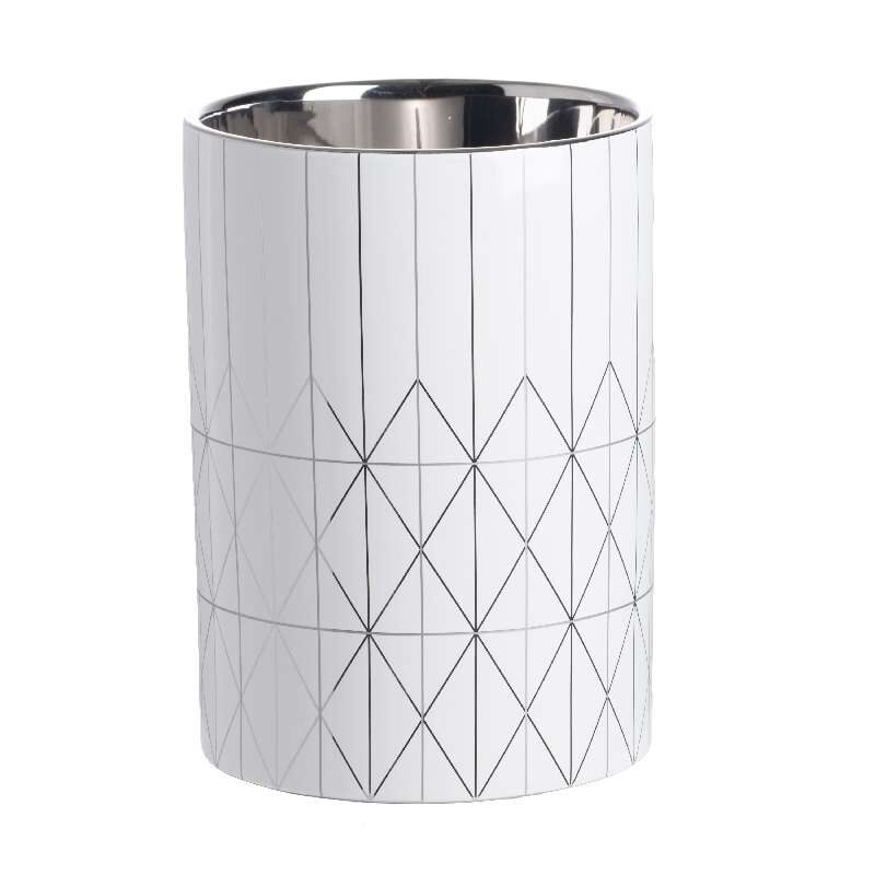 Artekko Artekko Geometric Λευκό Κεραμικό Διακοσμητικό Δοχείο Κασπώ με Ασημί Λεπτομέρειες (16x16x22)cm 8042